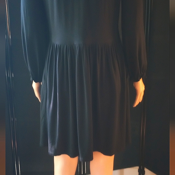 Boden Clara Jersey Shirt Dress Black  Long Sleeve w/ Ruffles Sleeve & Neck SZ 8 - Picture 4 of 11